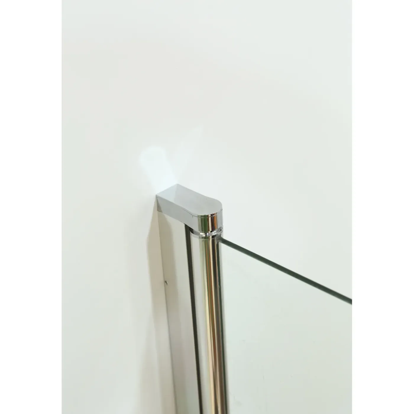 AquaVive – Praxis Eigen Merk AquaVive badwand Borneo 80x150cm chroom
