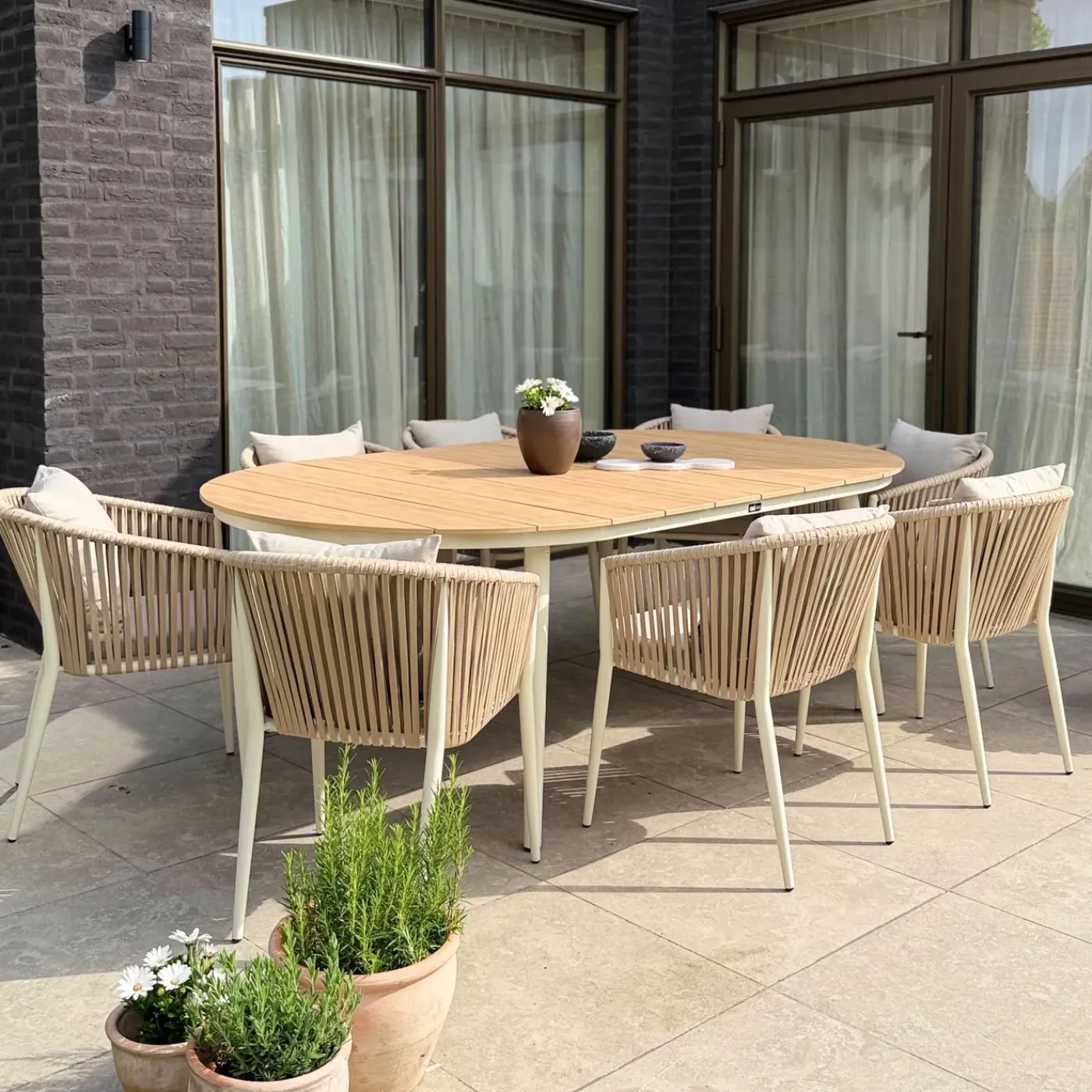 AXI Chay Tuinset Van Polywood - Houtlook - Met 8 Beige Stoelen