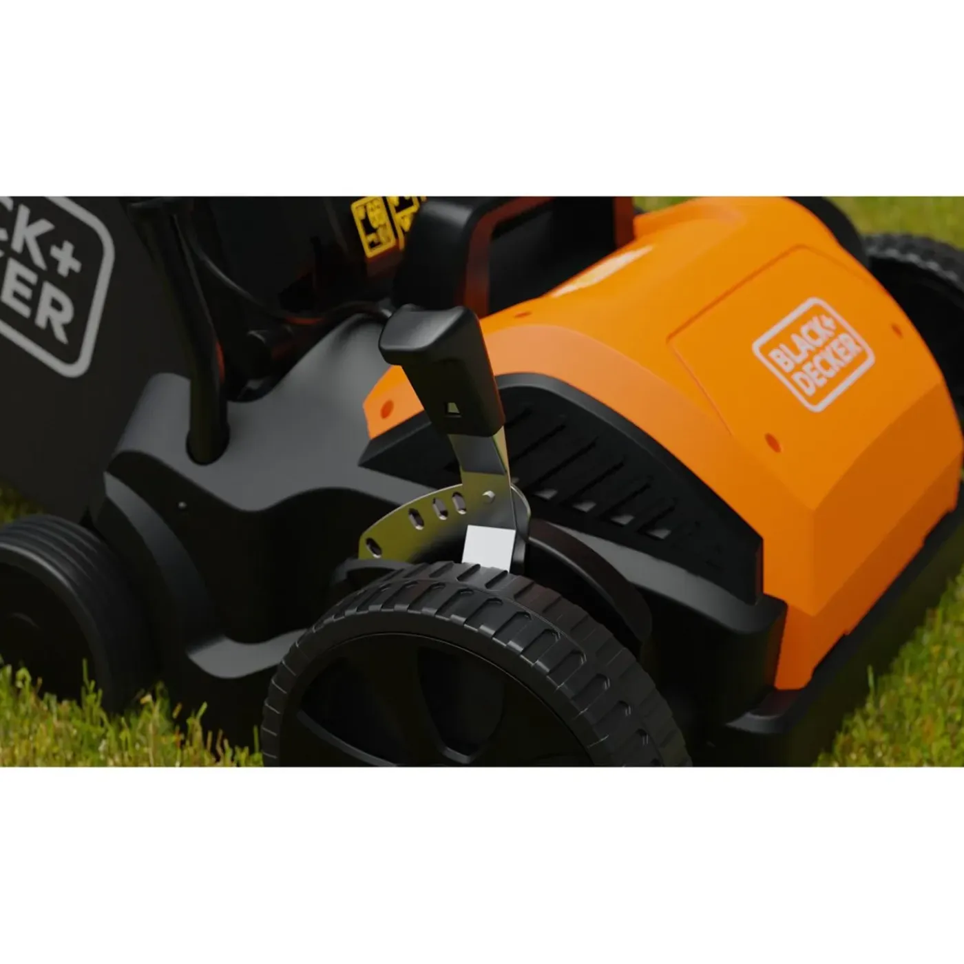 Black+Decker Verticuteerder 1200W - Werkbreedte 30cm - Oppervlak 300m² - Opvangzak 35L