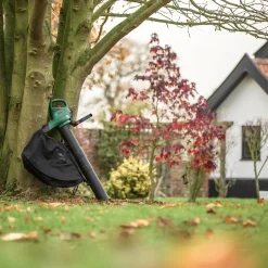 Bosch Elektrische Bladblazer- zuiger en versnipperaar UniversalGardenTidy- 3000W