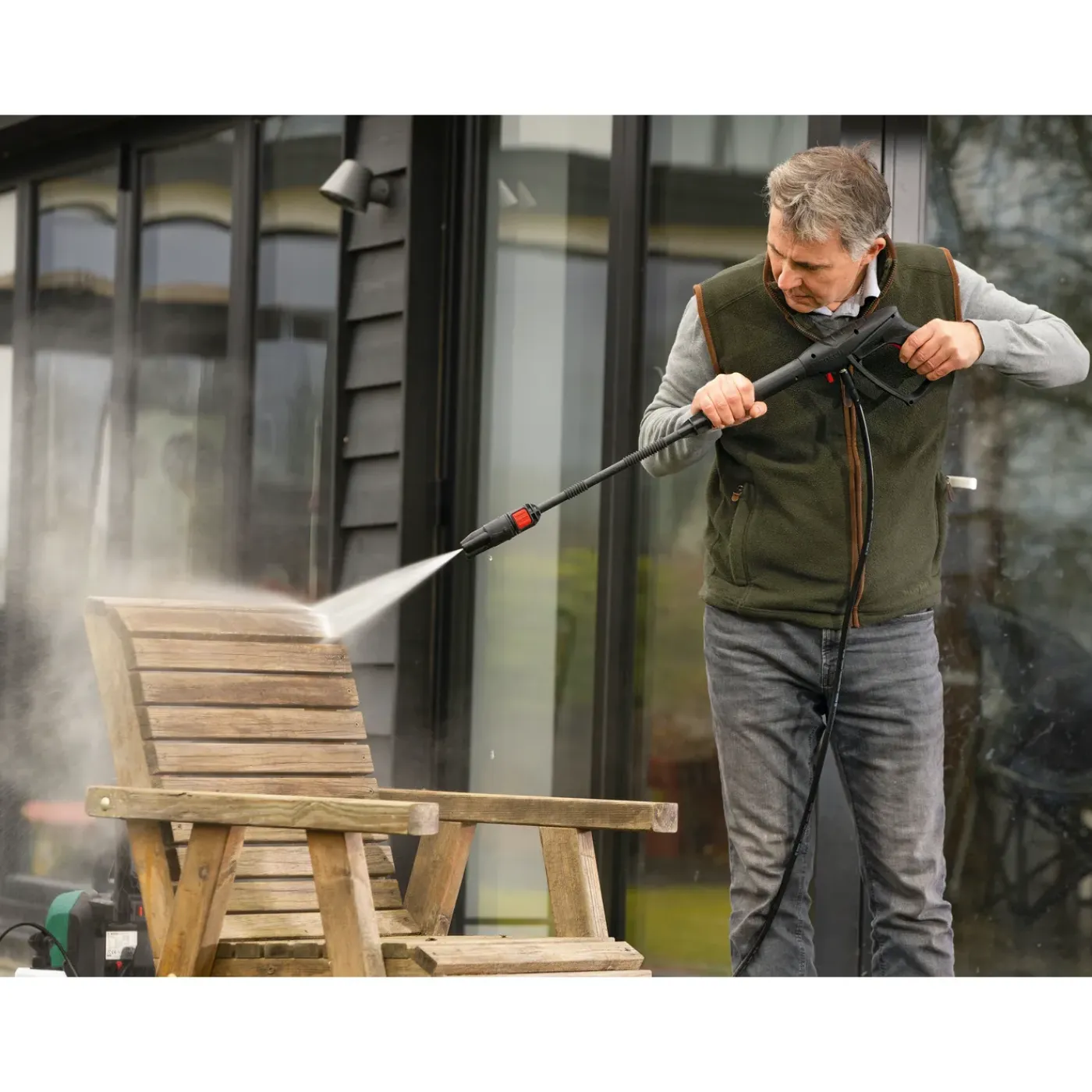 Bosch Hogedrukreiniger UniversalAquatak 130 - 3-in-1 mondstuk - 6 m slang - waterfilter