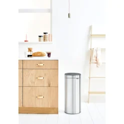 Brabantia Prullenbak Touch Bin - Staal - Matt Steel - 29.5x32x72cm - 30L