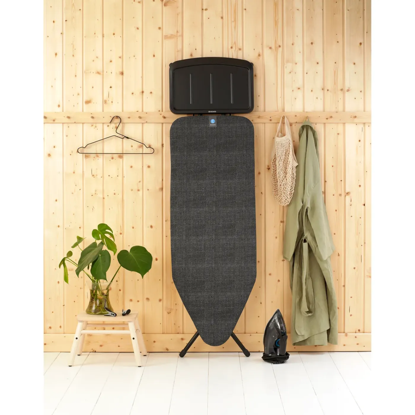 Brabantia - Strijkplank - 124 X 45 Cm, Solid Steam Unit Holder