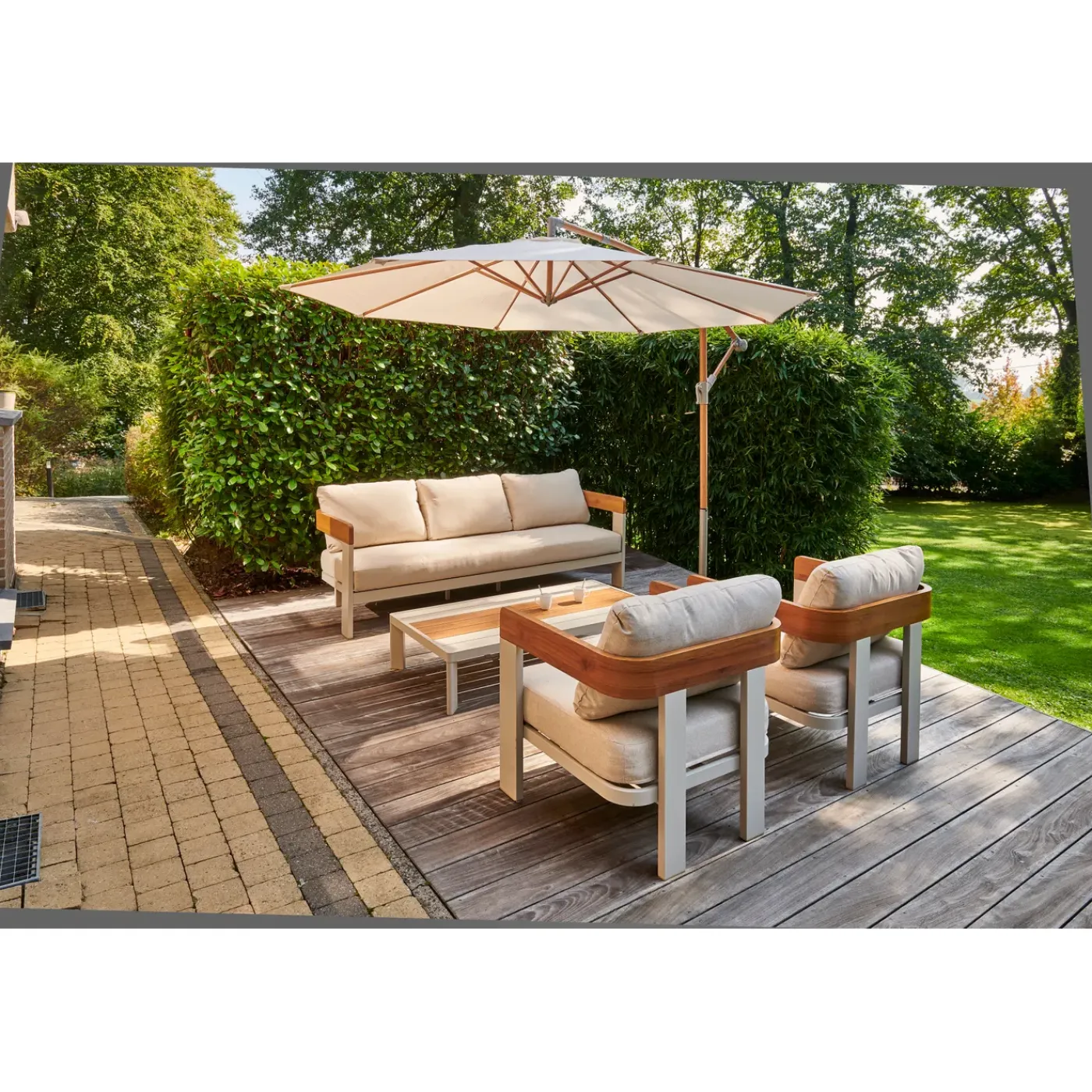Central Park Zweefparasol Daze - D 300cm - Ecru - Met Opwindmechanisme 180g/m² - Stalen Mast