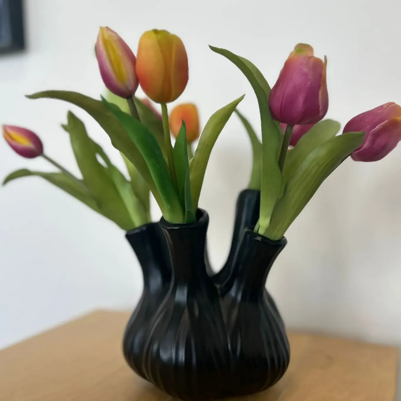 Dk Design Vaas Aglio - Tulpenvaas - Mat Zwart - D17 X H20 Cm