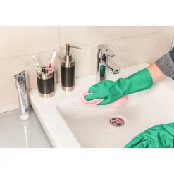 Vileda Handschoenen Dermo Plus L DE LATEXVRIJE HANDSCHOENEN SPECIFIEK VOOR GEVOELIGE EN KWETSBARE HANDEN De Dermo Plus anti-allergische handschoenen zijn dermatologisch getest en geschikt voor mensen met allergieën. Dankzij de katoenen voering zijn onze schoonmaakhandschoenen comfortabel om te dragen. De anti-allergische rubberen handschoenen beschermen uw handen tegen alle soorten irritaties. Het nitrilmateriaal is 100% latexvrij en dus geschikt voor mensen met allergieën. Nitril is het synthetische alternatief voor latexhandschoenen en zijn handig, duurzaam en herbruikbaar. De vingertoppen hebben een ruwe, anti-slip afwerking zodat uw vingers niet uitglijden. Dat is handig bij het afwassen of andere delicate klusjes.