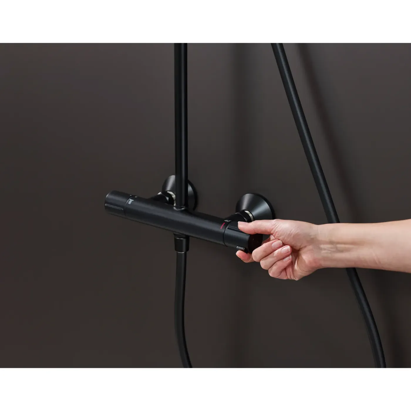 Hansgrohe Regendouche Vernis Blend - Met Thermostatische Kraan - Zwart - Mat - Rond - Met Handdouche - 15cm hartafstand - 2-straals - Waterbesparend