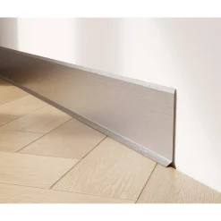 Ilcom decoratieve plint voor muren F Satijn zilver - 100mm x 2700mm van roestvrij staal