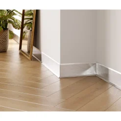 Ilcom decoratieve plint voor muren F Satijn zilver - 100mm x 2700mm van roestvrij staal