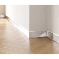 Ilcom Ceramica Ilcom decoratieve plint voor muren F Gepolijst zwart - 80mm x 2700mm van roestvrij staal