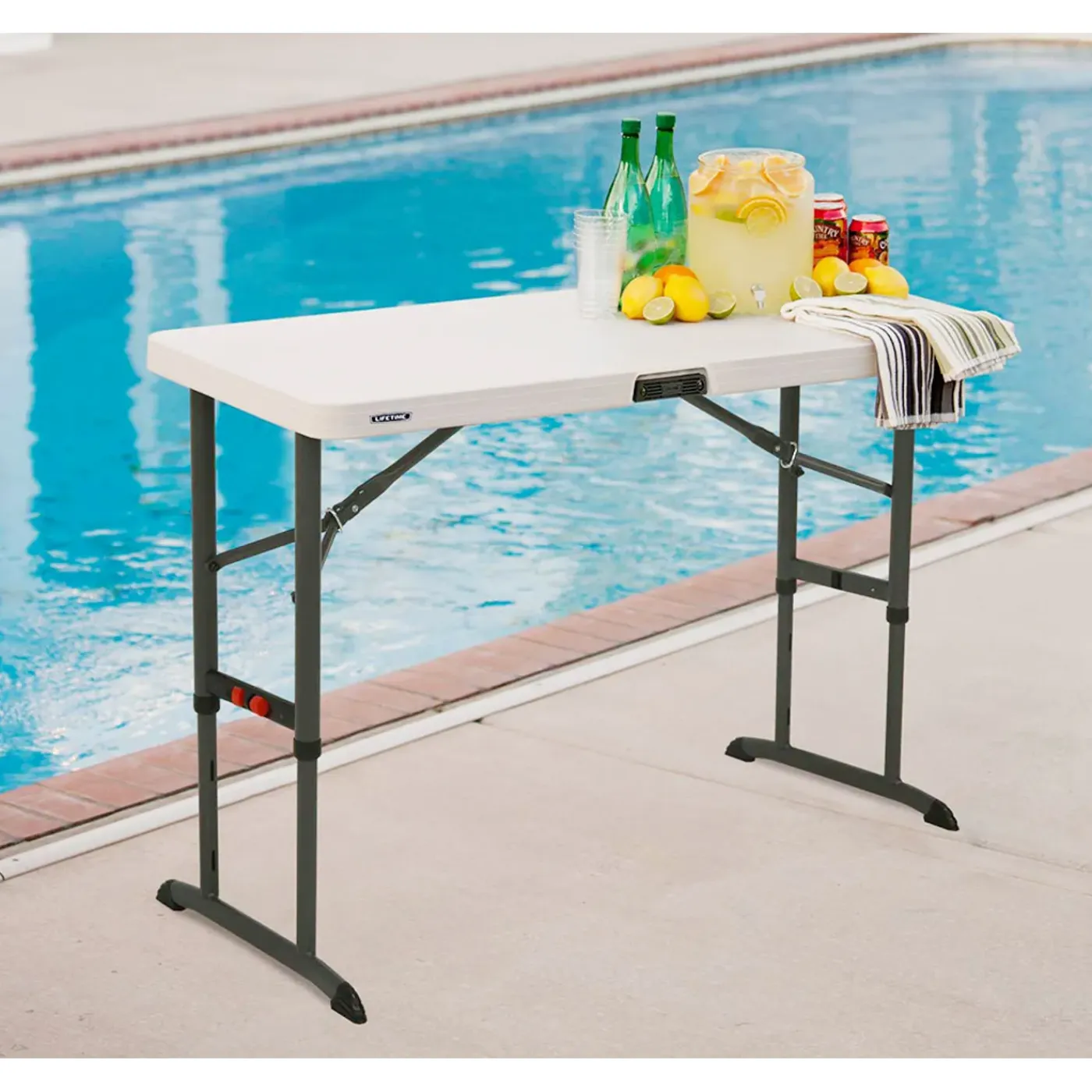 Lifetime Kunststof Campingtafel In Hoogte Verstelbaar Opvouwbaar - 122x61x86 Cm