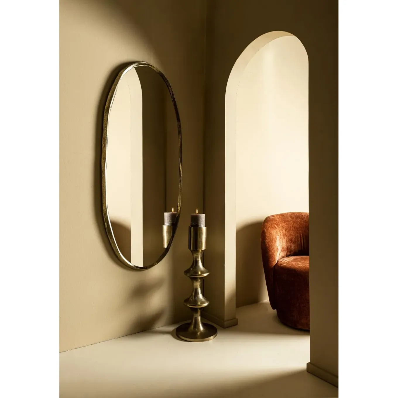 Ptmd Candlestick Taika - 31x31x73 Cm - Aluminium - Gold