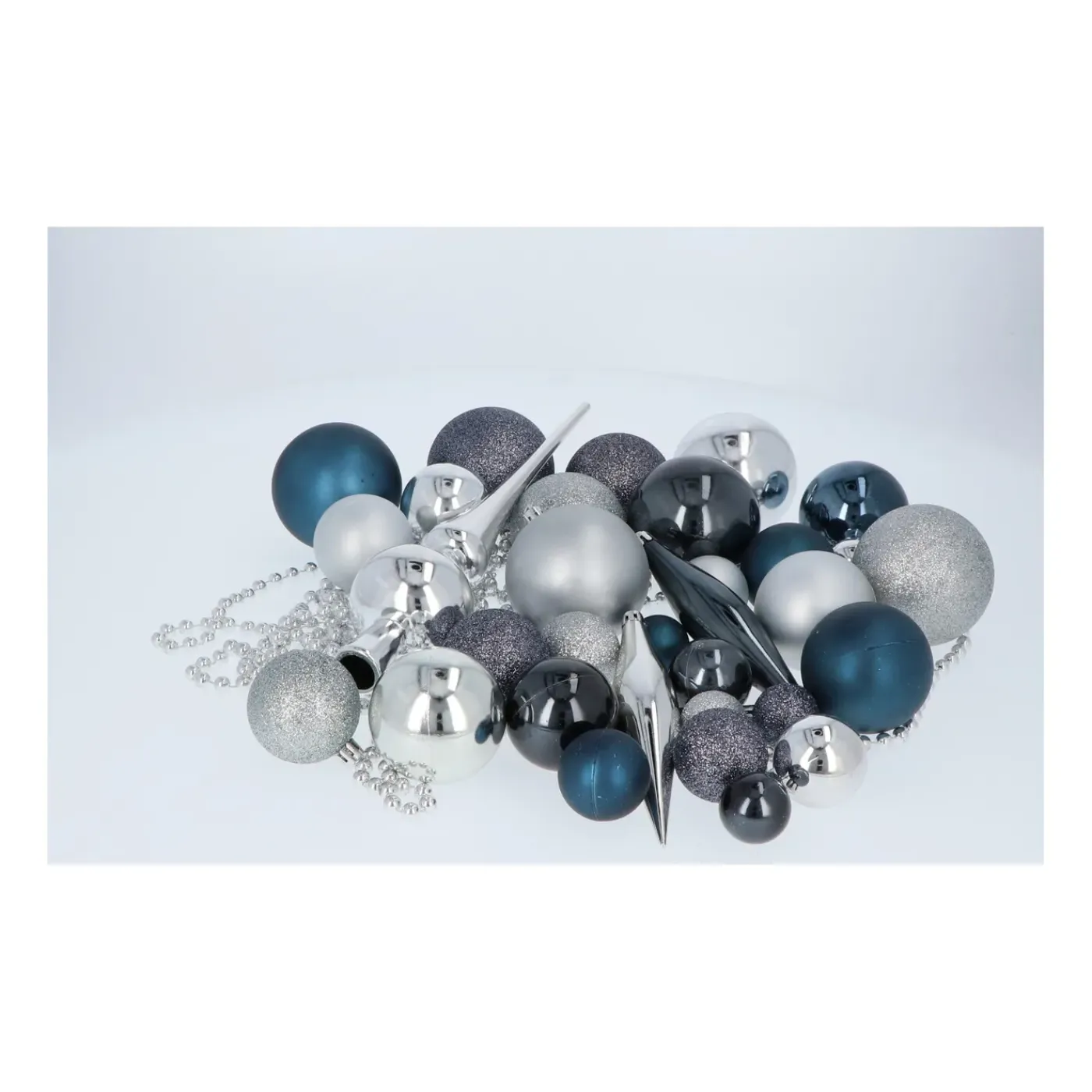 4seasonz Kerstballen Set 130 Kunststof - Ballen, Piek En Snoer - Zilver/blauw