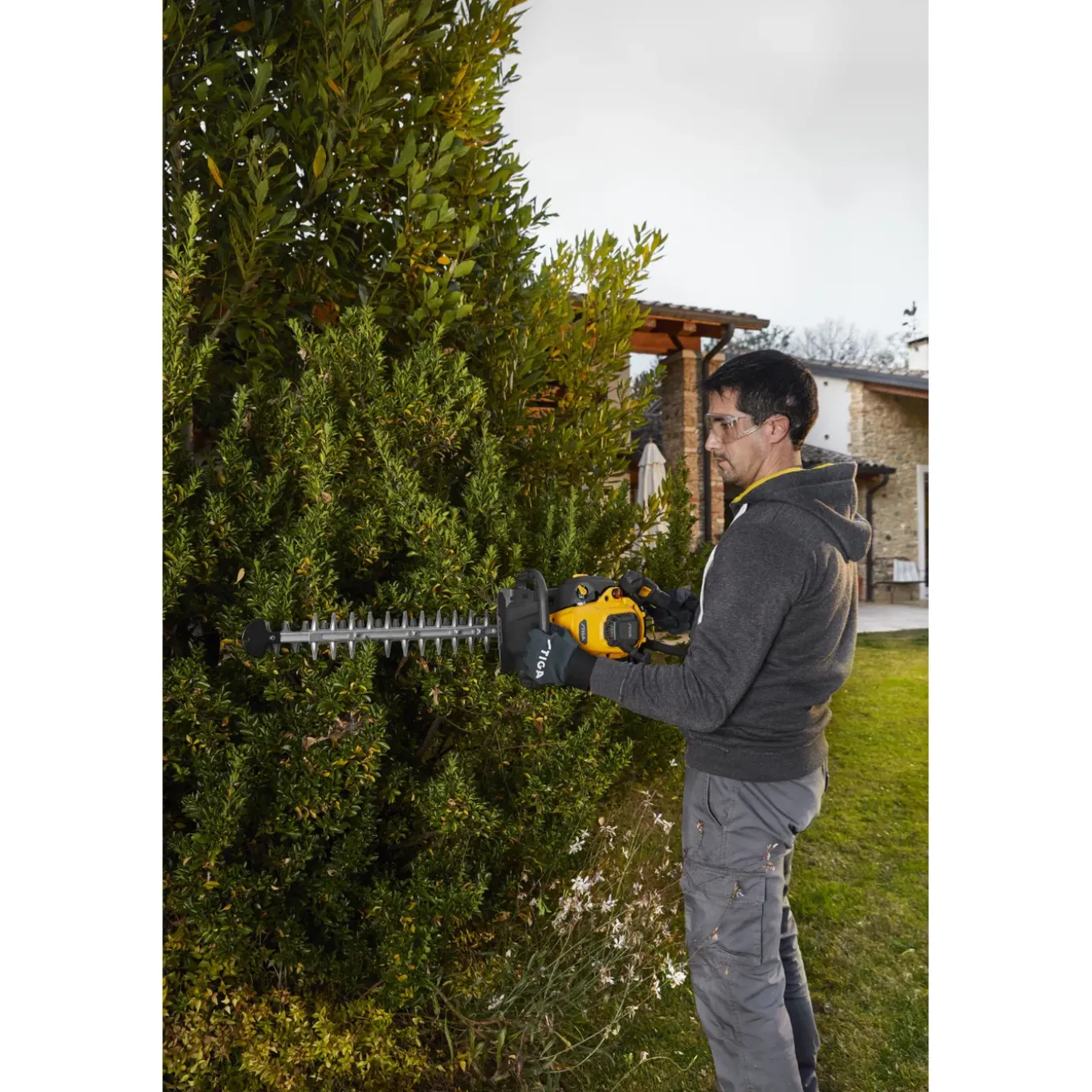 Stiga Benzine Heggenschaar HT 525 - 22,5cc - 46cm