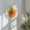 Tulup - Moderne Glazen Wandklok - Ronde - Bloem - Oranje - 30 - Zwarte Handen