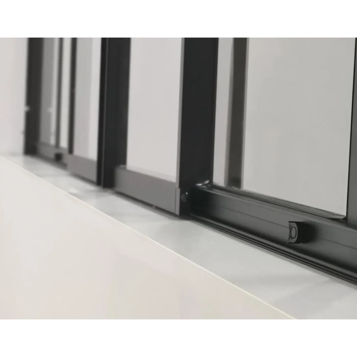 Vente-unique Glazen Binnenraam Ravena Zwart - L 120cm X B 3.5cm X H 105cm