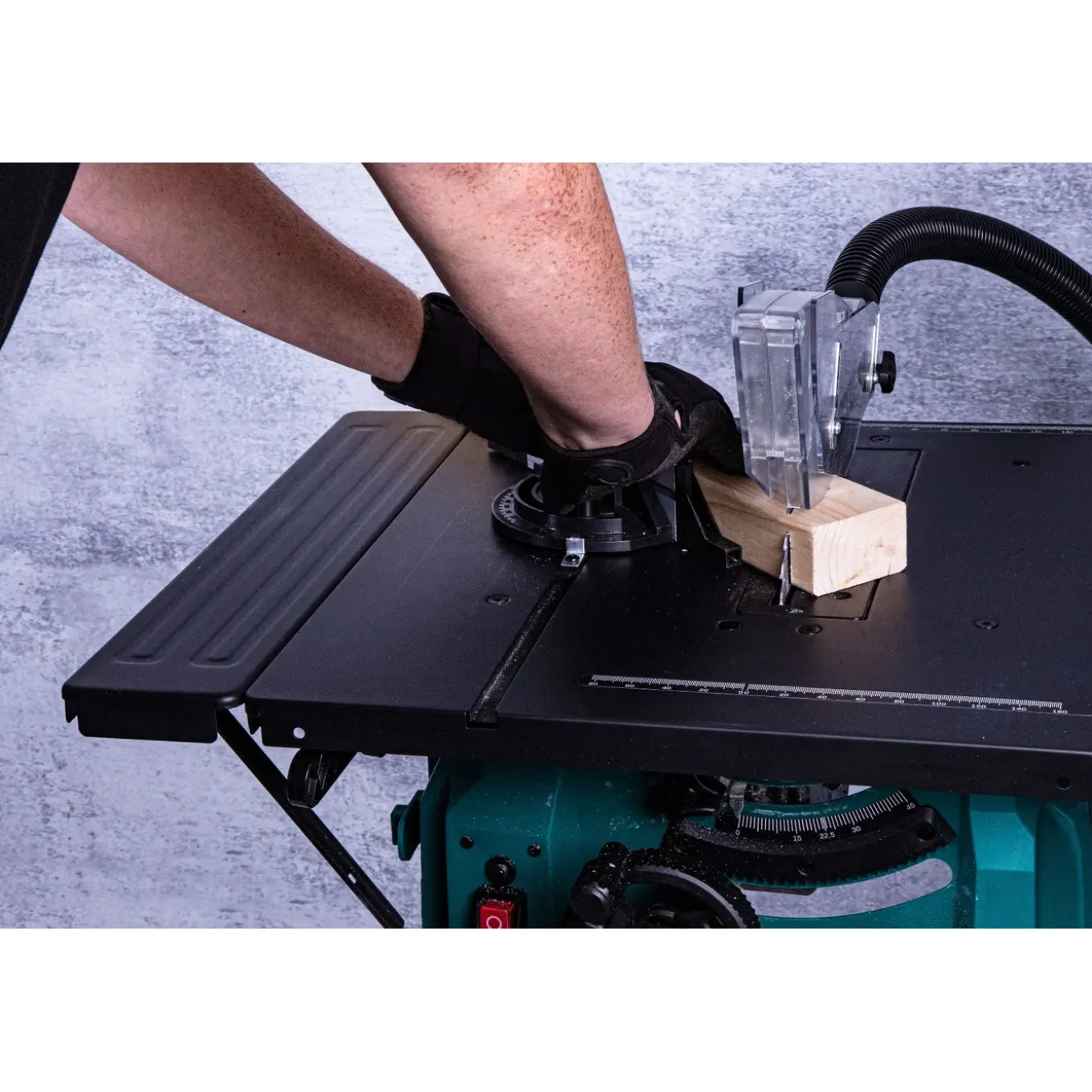 Vonroc Zaagtafel 1500w - 210mm | Met Zaagblad 40t En Onderstel